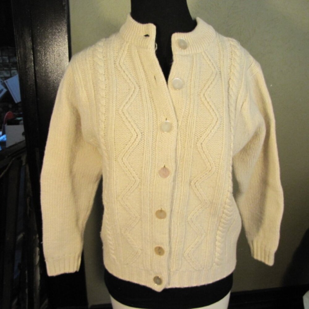Fully Fashioned Herald 100% Pure Wool Sweater Size 40